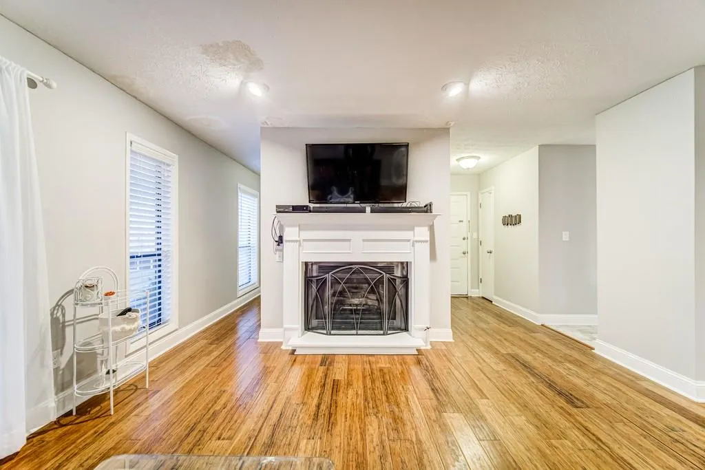 710 Woodcliff Drive, Atlanta, Georgia 30350, 1 Bedroom Bedrooms, ,1 BathroomBathrooms,Residential,Sold,710 Woodcliff Drive,6820307