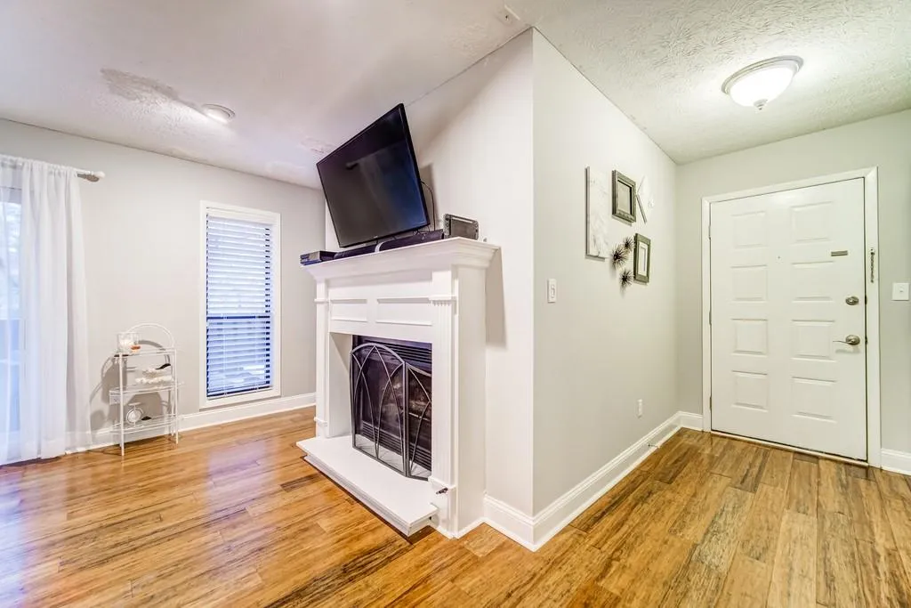 710 Woodcliff Drive, Atlanta, Georgia 30350, 1 Bedroom Bedrooms, ,1 BathroomBathrooms,Residential,Sold,710 Woodcliff Drive,6820307