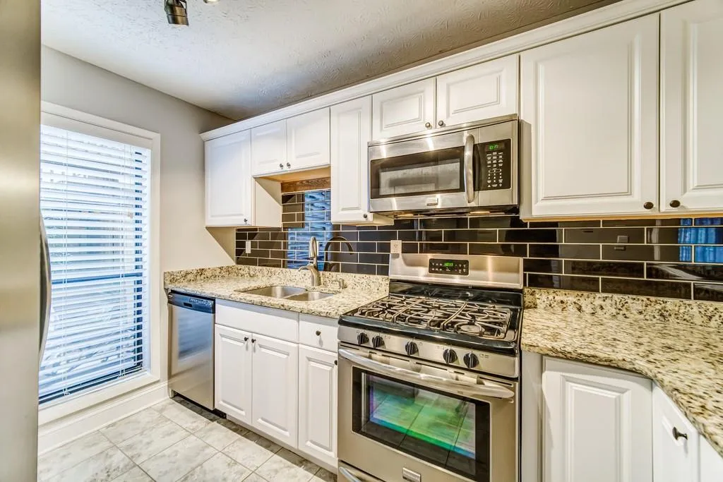 710 Woodcliff Drive, Atlanta, Georgia 30350, 1 Bedroom Bedrooms, ,1 BathroomBathrooms,Residential,Sold,710 Woodcliff Drive,6820307