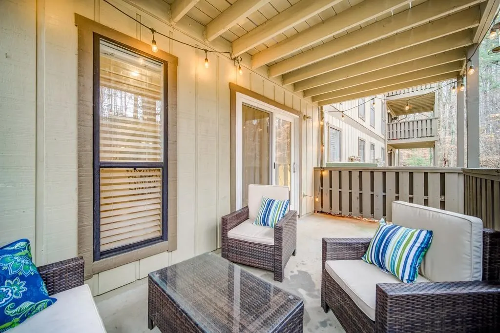 710 Woodcliff Drive, Atlanta, Georgia 30350, 1 Bedroom Bedrooms, ,1 BathroomBathrooms,Residential,Sold,710 Woodcliff Drive,6820307