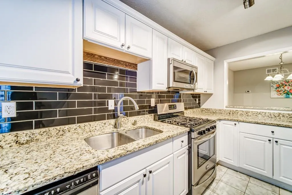 710 Woodcliff Drive, Atlanta, Georgia 30350, 1 Bedroom Bedrooms, ,1 BathroomBathrooms,Residential,Sold,710 Woodcliff Drive,6820307