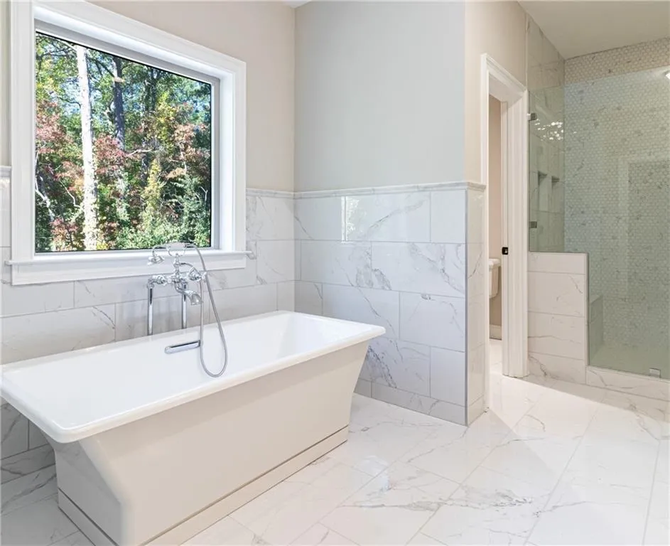 6410 Lucent Lane, Atlanta, Georgia 30328, 6 Bedrooms Bedrooms, ,5 BathroomsBathrooms,Residential,Sold,6410 Lucent Lane,6865138