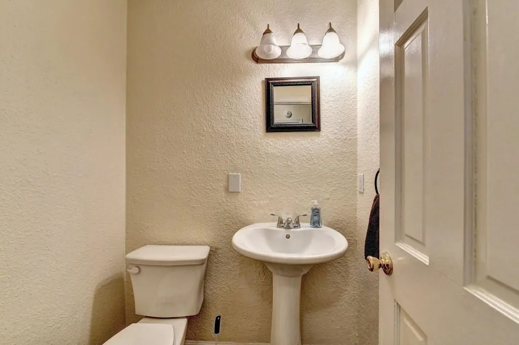 8701 Dunwoody Place Unit I, Sandy Springs, Georgia 30350, 3 Bedrooms Bedrooms, ,2 BathroomsBathrooms,Residential,Sold,8701 Dunwoody Place Unit I,7077354