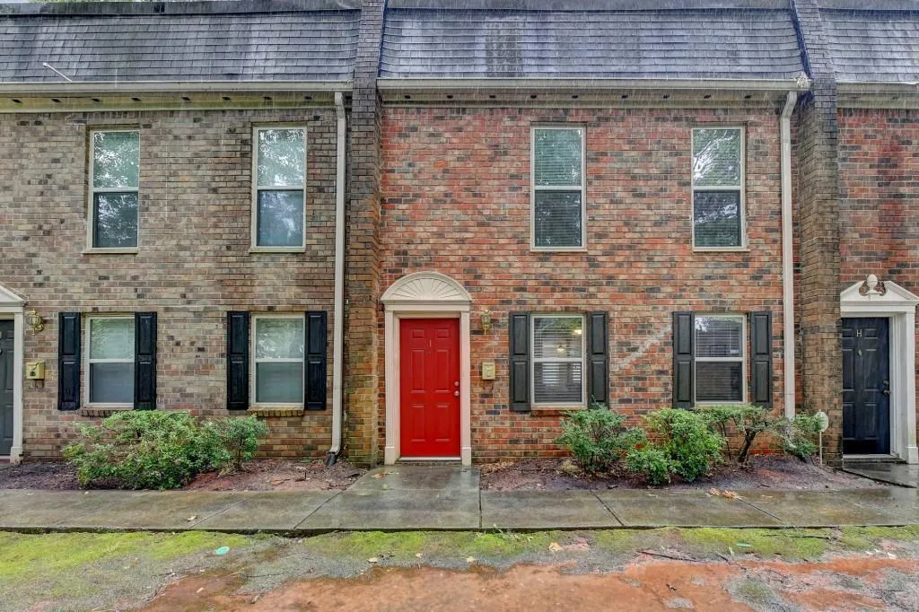 8701 Dunwoody Place Unit I, Sandy Springs, Georgia 30350, 3 Bedrooms Bedrooms, ,2 BathroomsBathrooms,Residential,Sold,8701 Dunwoody Place Unit I,7077354