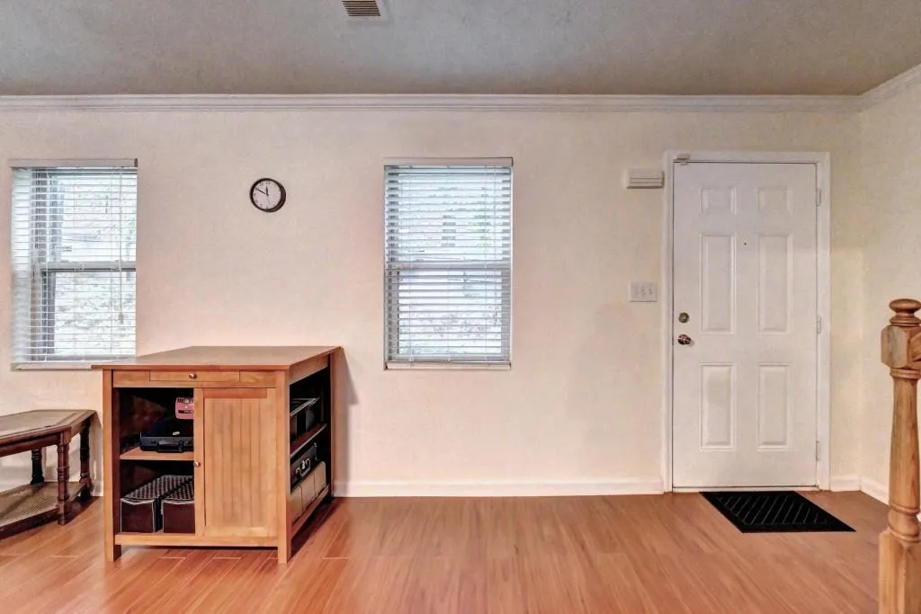 8701 Dunwoody Place Unit I, Sandy Springs, Georgia 30350, 3 Bedrooms Bedrooms, ,2 BathroomsBathrooms,Residential,Sold,8701 Dunwoody Place Unit I,7077354