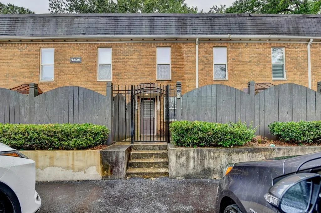 8701 Dunwoody Place Unit I, Sandy Springs, Georgia 30350, 3 Bedrooms Bedrooms, ,2 BathroomsBathrooms,Residential,Sold,8701 Dunwoody Place Unit I,7077354
