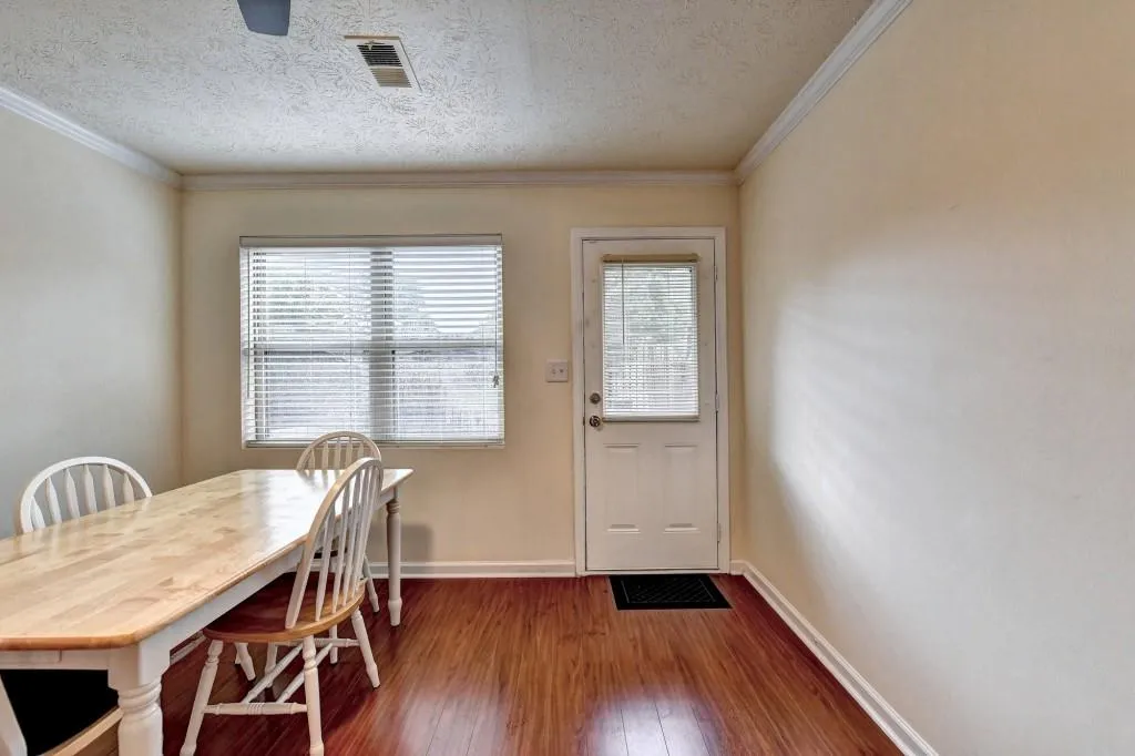 8701 Dunwoody Place Unit I, Sandy Springs, Georgia 30350, 3 Bedrooms Bedrooms, ,2 BathroomsBathrooms,Residential,Sold,8701 Dunwoody Place Unit I,7077354