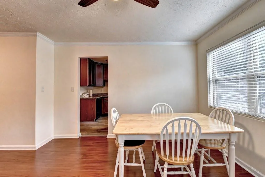 8701 Dunwoody Place Unit I, Sandy Springs, Georgia 30350, 3 Bedrooms Bedrooms, ,2 BathroomsBathrooms,Residential,Sold,8701 Dunwoody Place Unit I,7077354