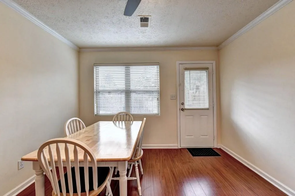 8701 Dunwoody Place Unit I, Sandy Springs, Georgia 30350, 3 Bedrooms Bedrooms, ,2 BathroomsBathrooms,Residential,Sold,8701 Dunwoody Place Unit I,7077354