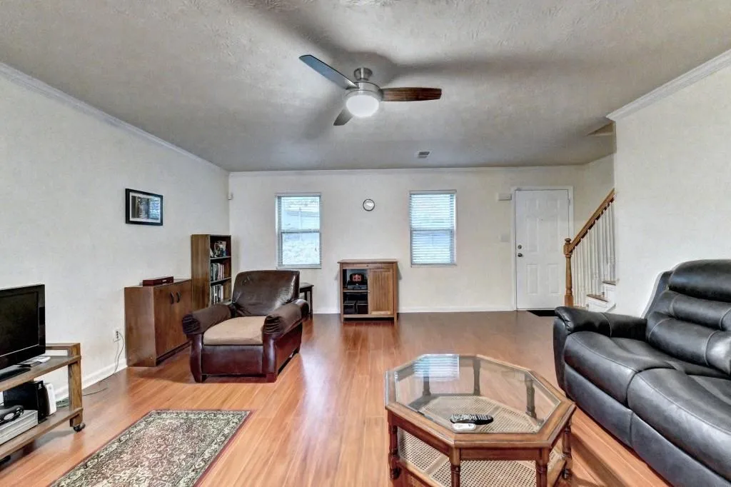 8701 Dunwoody Place Unit I, Sandy Springs, Georgia 30350, 3 Bedrooms Bedrooms, ,2 BathroomsBathrooms,Residential,Sold,8701 Dunwoody Place Unit I,7077354