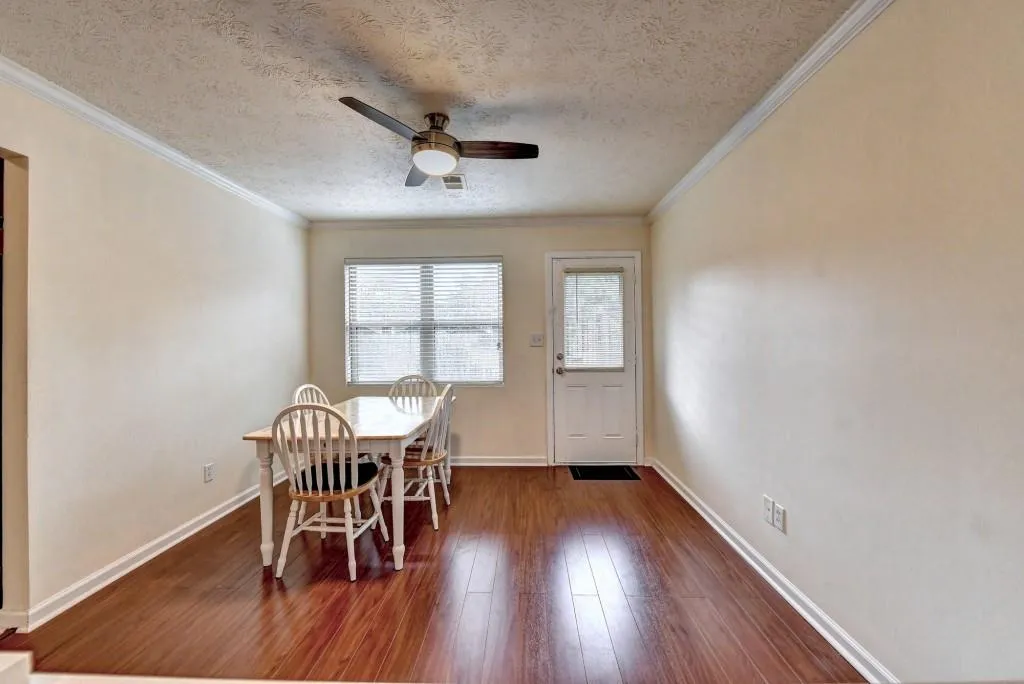 8701 Dunwoody Place Unit I, Sandy Springs, Georgia 30350, 3 Bedrooms Bedrooms, ,2 BathroomsBathrooms,Residential,Sold,8701 Dunwoody Place Unit I,7077354