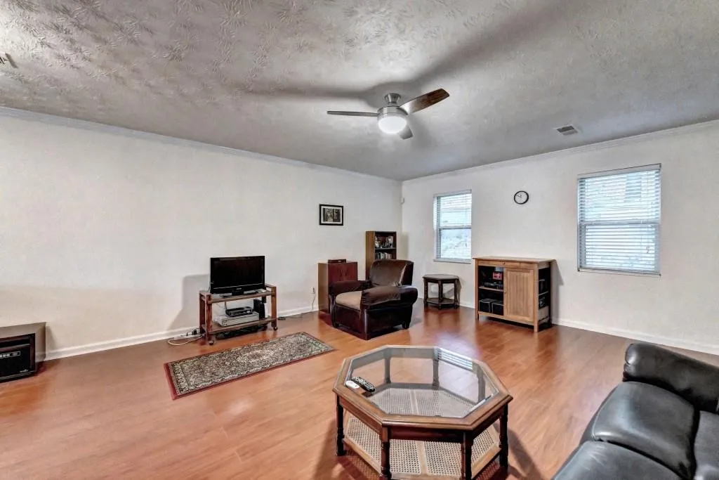 8701 Dunwoody Place Unit I, Sandy Springs, Georgia 30350, 3 Bedrooms Bedrooms, ,2 BathroomsBathrooms,Residential,Sold,8701 Dunwoody Place Unit I,7077354