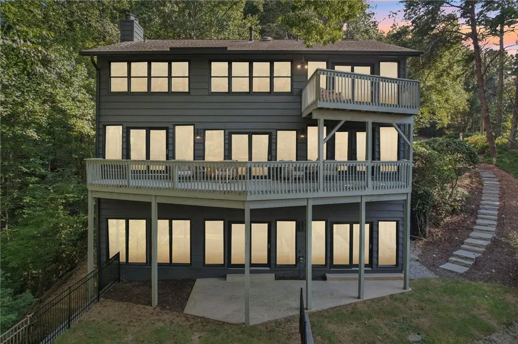 120 Huntcliff Point, Atlanta, Georgia 30350, 5 Bedrooms Bedrooms, ,4 BathroomsBathrooms,Residential,For Sale,120 Huntcliff Point,7643021