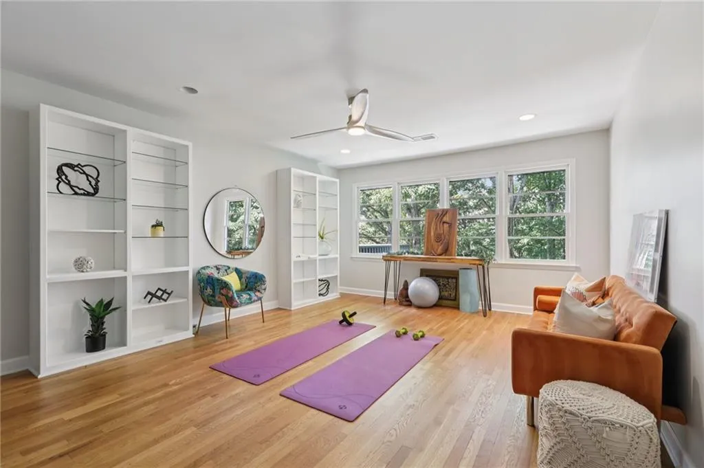 120 Huntcliff Point, Atlanta, Georgia 30350, 5 Bedrooms Bedrooms, ,4 BathroomsBathrooms,Residential,For Sale,120 Huntcliff Point,7643021
