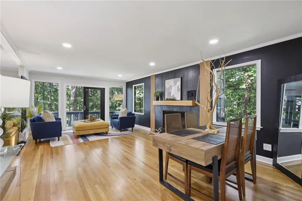 120 Huntcliff Point, Atlanta, Georgia 30350, 5 Bedrooms Bedrooms, ,4 BathroomsBathrooms,Residential,For Sale,120 Huntcliff Point,7643021