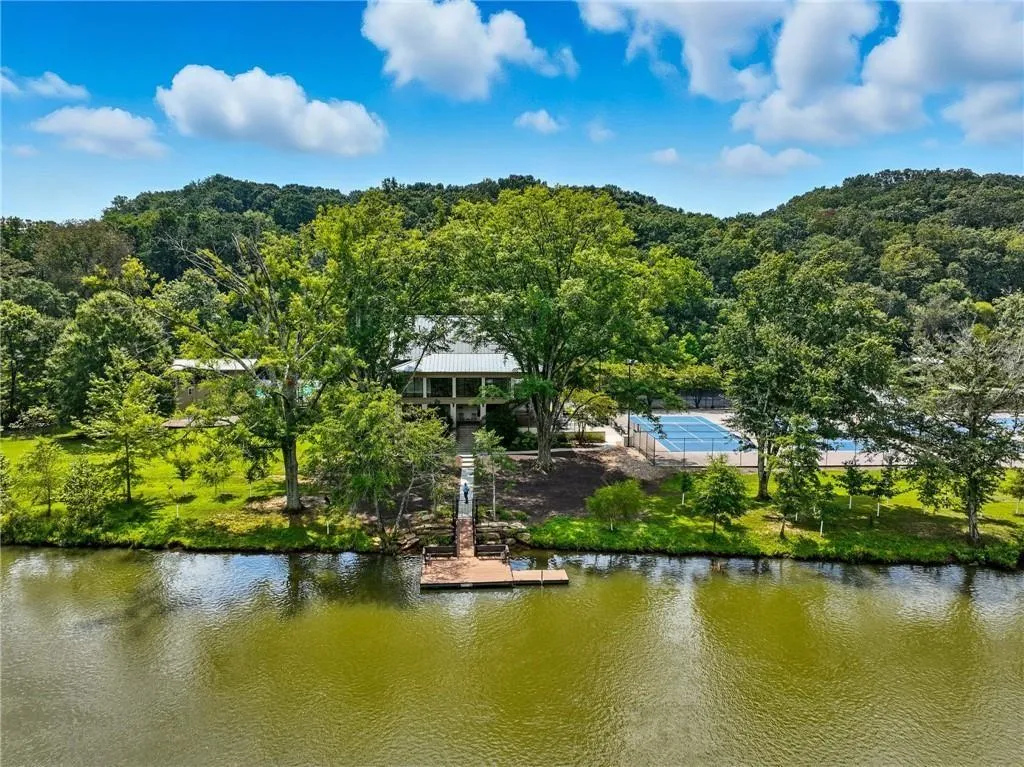 120 Huntcliff Point, Atlanta, Georgia 30350, 5 Bedrooms Bedrooms, ,4 BathroomsBathrooms,Residential,For Sale,120 Huntcliff Point,7643021