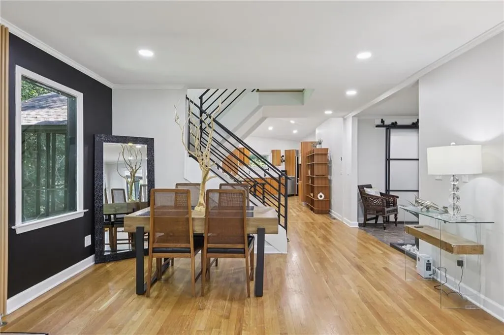 120 Huntcliff Point, Atlanta, Georgia 30350, 5 Bedrooms Bedrooms, ,4 BathroomsBathrooms,Residential,For Sale,120 Huntcliff Point,7643021