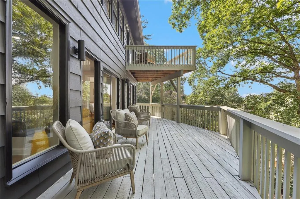 120 Huntcliff Point, Atlanta, Georgia 30350, 5 Bedrooms Bedrooms, ,4 BathroomsBathrooms,Residential,For Sale,120 Huntcliff Point,7643021