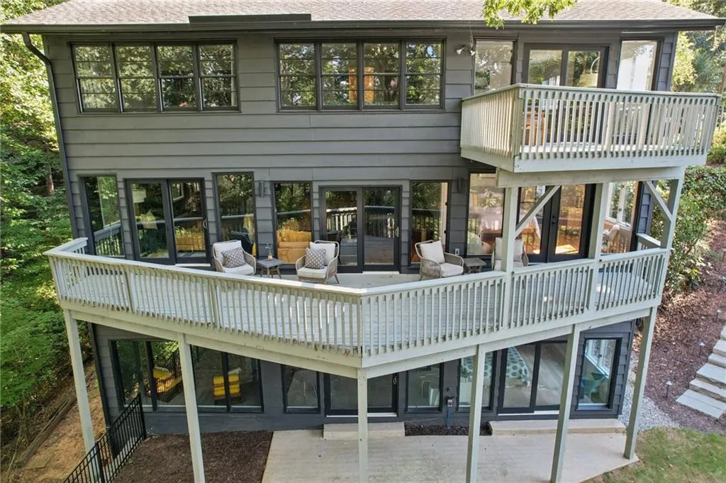 120 Huntcliff Point, Atlanta, Georgia 30350, 5 Bedrooms Bedrooms, ,4 BathroomsBathrooms,Residential,For Sale,120 Huntcliff Point,7643021