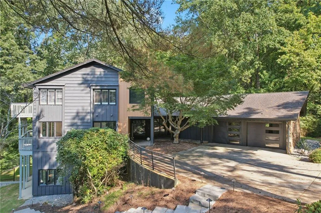 120 Huntcliff Point, Atlanta, Georgia 30350, 5 Bedrooms Bedrooms, ,4 BathroomsBathrooms,Residential,For Sale,120 Huntcliff Point,7643021