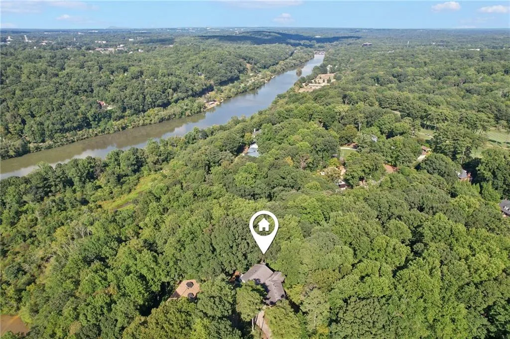 120 Huntcliff Point, Atlanta, Georgia 30350, 5 Bedrooms Bedrooms, ,4 BathroomsBathrooms,Residential,For Sale,120 Huntcliff Point,7643021
