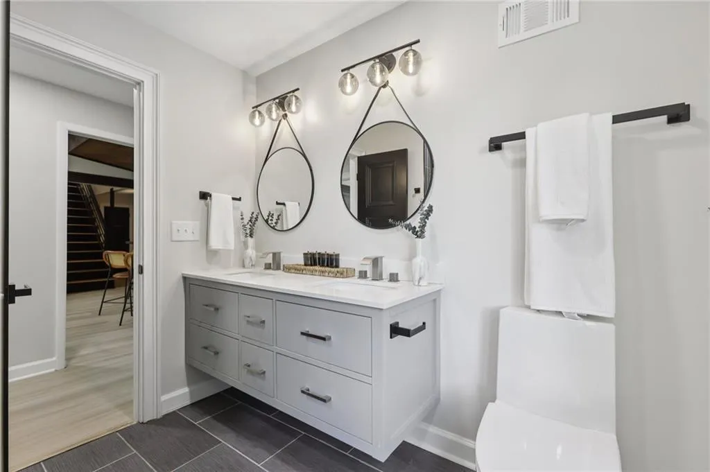 120 Huntcliff Point, Atlanta, Georgia 30350, 5 Bedrooms Bedrooms, ,4 BathroomsBathrooms,Residential,For Sale,120 Huntcliff Point,7643021