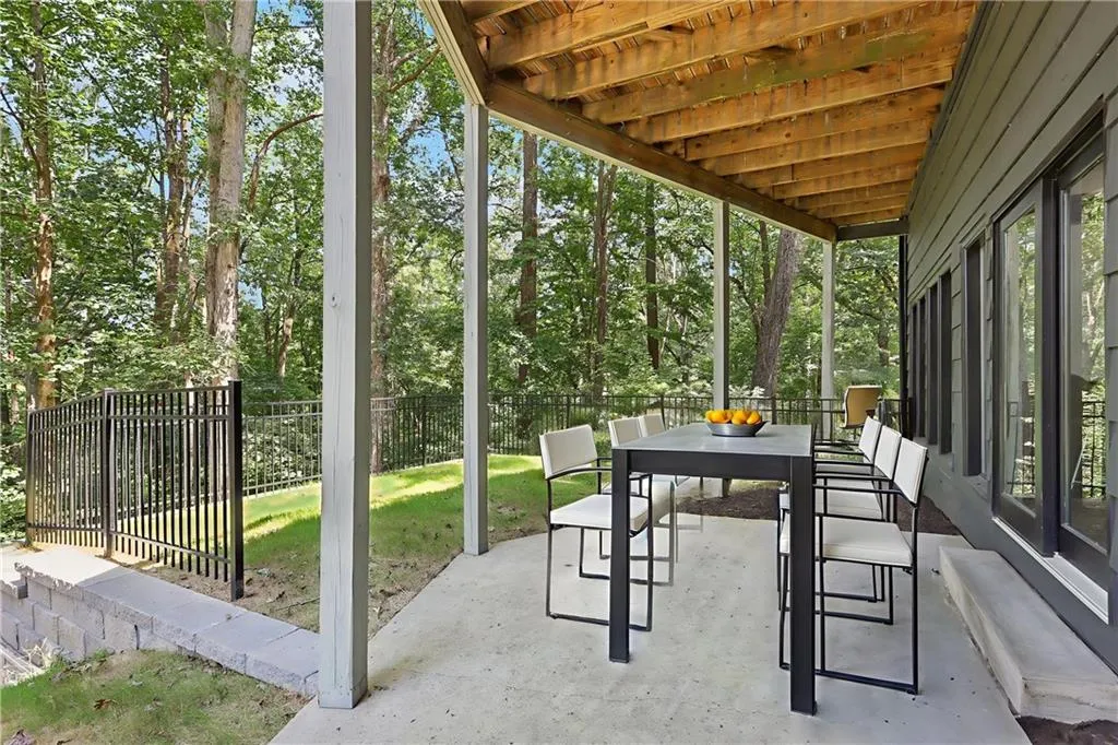 120 Huntcliff Point, Atlanta, Georgia 30350, 5 Bedrooms Bedrooms, ,4 BathroomsBathrooms,Residential,For Sale,120 Huntcliff Point,7643021