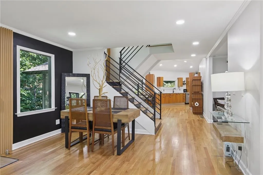 120 Huntcliff Point, Atlanta, Georgia 30350, 5 Bedrooms Bedrooms, ,4 BathroomsBathrooms,Residential,For Sale,120 Huntcliff Point,7643021