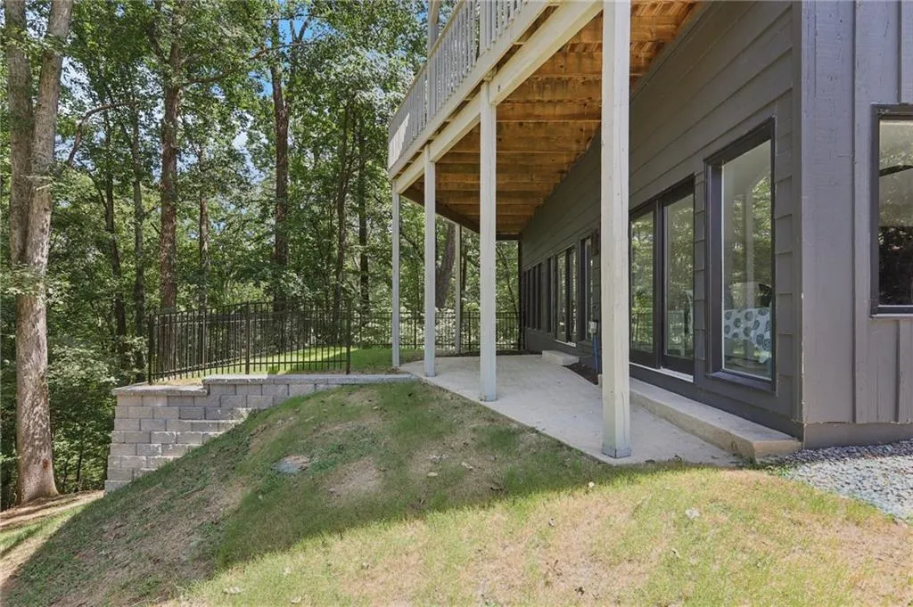 120 Huntcliff Point, Atlanta, Georgia 30350, 5 Bedrooms Bedrooms, ,4 BathroomsBathrooms,Residential,For Sale,120 Huntcliff Point,7643021