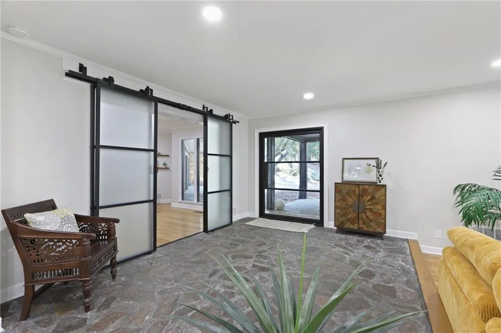 120 Huntcliff Point, Atlanta, Georgia 30350, 5 Bedrooms Bedrooms, ,4 BathroomsBathrooms,Residential,For Sale,120 Huntcliff Point,7643021