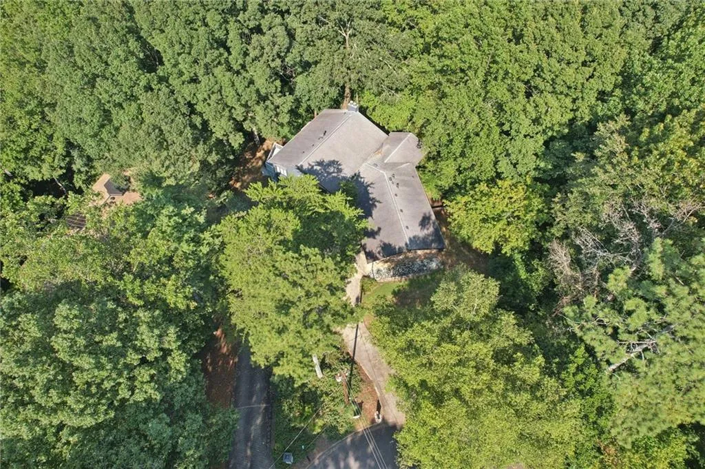 120 Huntcliff Point, Atlanta, Georgia 30350, 5 Bedrooms Bedrooms, ,4 BathroomsBathrooms,Residential,For Sale,120 Huntcliff Point,7643021