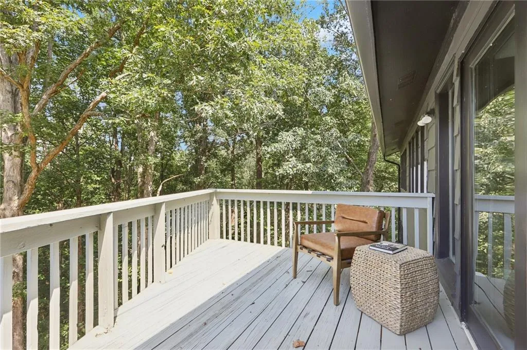 120 Huntcliff Point, Atlanta, Georgia 30350, 5 Bedrooms Bedrooms, ,4 BathroomsBathrooms,Residential,For Sale,120 Huntcliff Point,7643021
