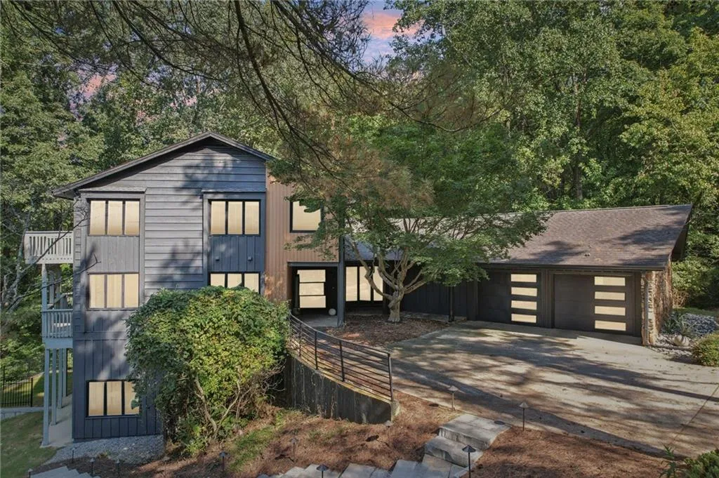 120 Huntcliff Point, Atlanta, Georgia 30350, 5 Bedrooms Bedrooms, ,4 BathroomsBathrooms,Residential,For Sale,120 Huntcliff Point,7643021
