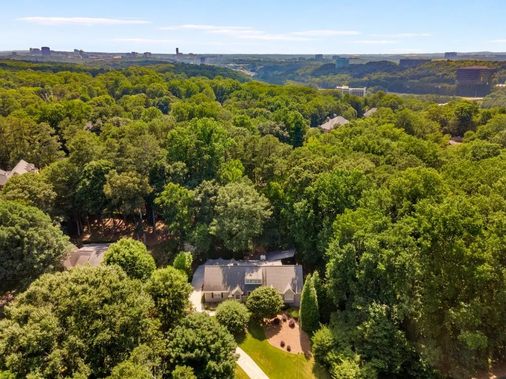 5520 Arundel Drive, Atlanta, Georgia 30327, 4 Bedrooms Bedrooms, ,3 BathroomsBathrooms,Residential,Sold,5520 Arundel Drive,7409534