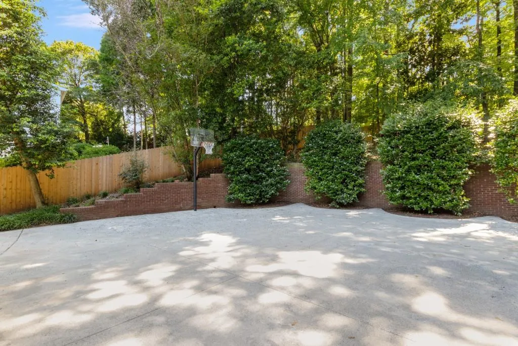 5520 Arundel Drive, Atlanta, Georgia 30327, 4 Bedrooms Bedrooms, ,3 BathroomsBathrooms,Residential,Sold,5520 Arundel Drive,7409534
