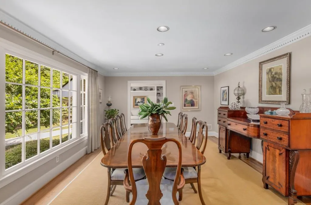 5520 Arundel Drive, Atlanta, Georgia 30327, 4 Bedrooms Bedrooms, ,3 BathroomsBathrooms,Residential,Sold,5520 Arundel Drive,7409534