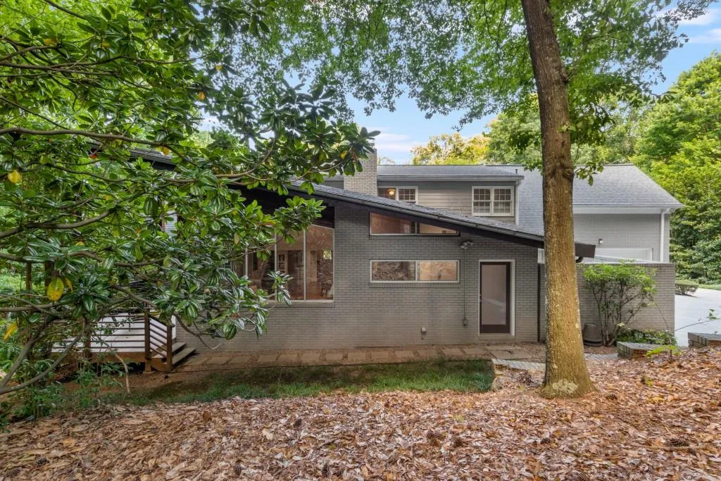 5520 Arundel Drive, Atlanta, Georgia 30327, 4 Bedrooms Bedrooms, ,3 BathroomsBathrooms,Residential,Sold,5520 Arundel Drive,7409534
