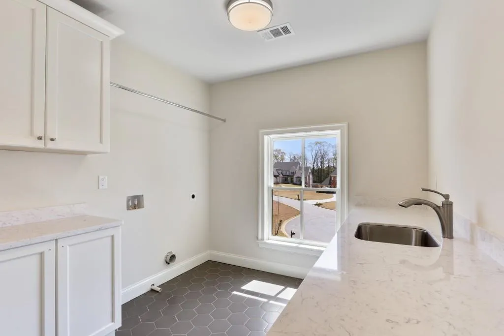 705 Bass Way, Atlanta, Georgia 30328, 5 Bedrooms Bedrooms, ,5 BathroomsBathrooms,Residential,Sold,705 Bass Way,6531845