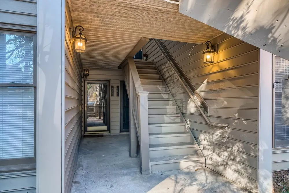 904 Garden Court, Sandy Springs, Georgia 30328, 2 Bedrooms Bedrooms, ,2 BathroomsBathrooms,Residential,Sold,904 Garden Court,6993837