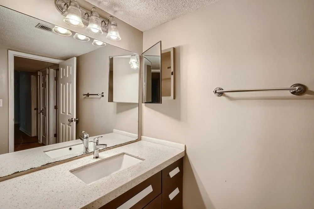 904 Garden Court, Sandy Springs, Georgia 30328, 2 Bedrooms Bedrooms, ,2 BathroomsBathrooms,Residential,Sold,904 Garden Court,6993837