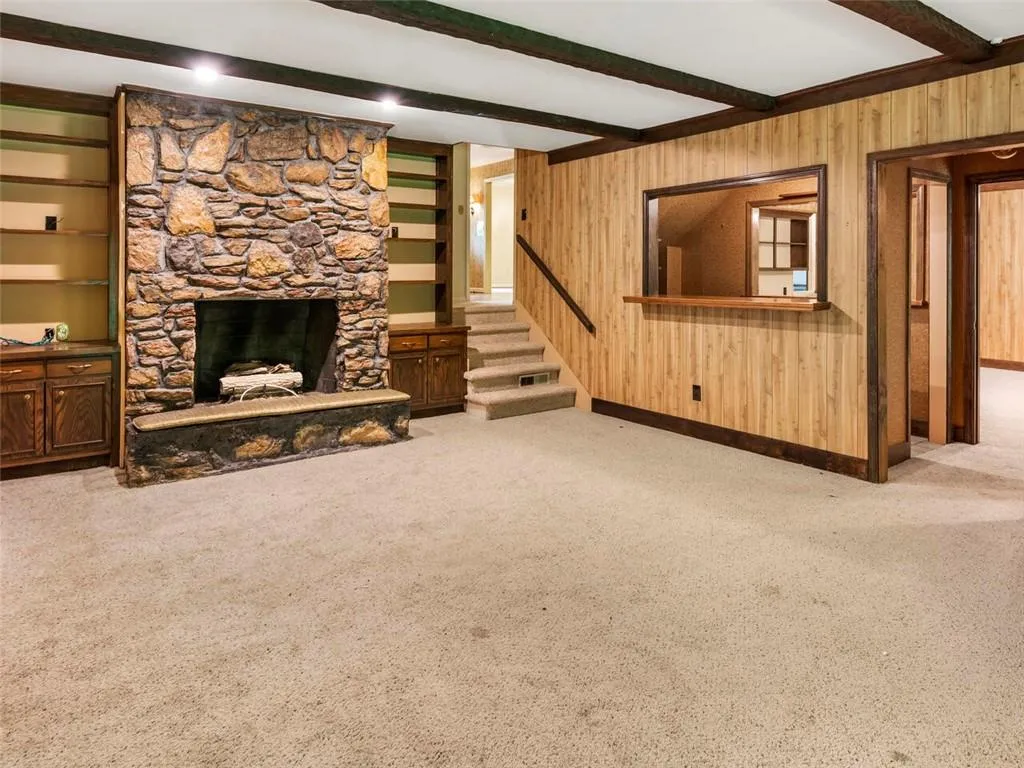 6020 Weatherly Drive, Sandy Springs, Georgia 30328, 4 Bedrooms Bedrooms, ,3 BathroomsBathrooms,Residential,Sold,6020 Weatherly Drive,6914483