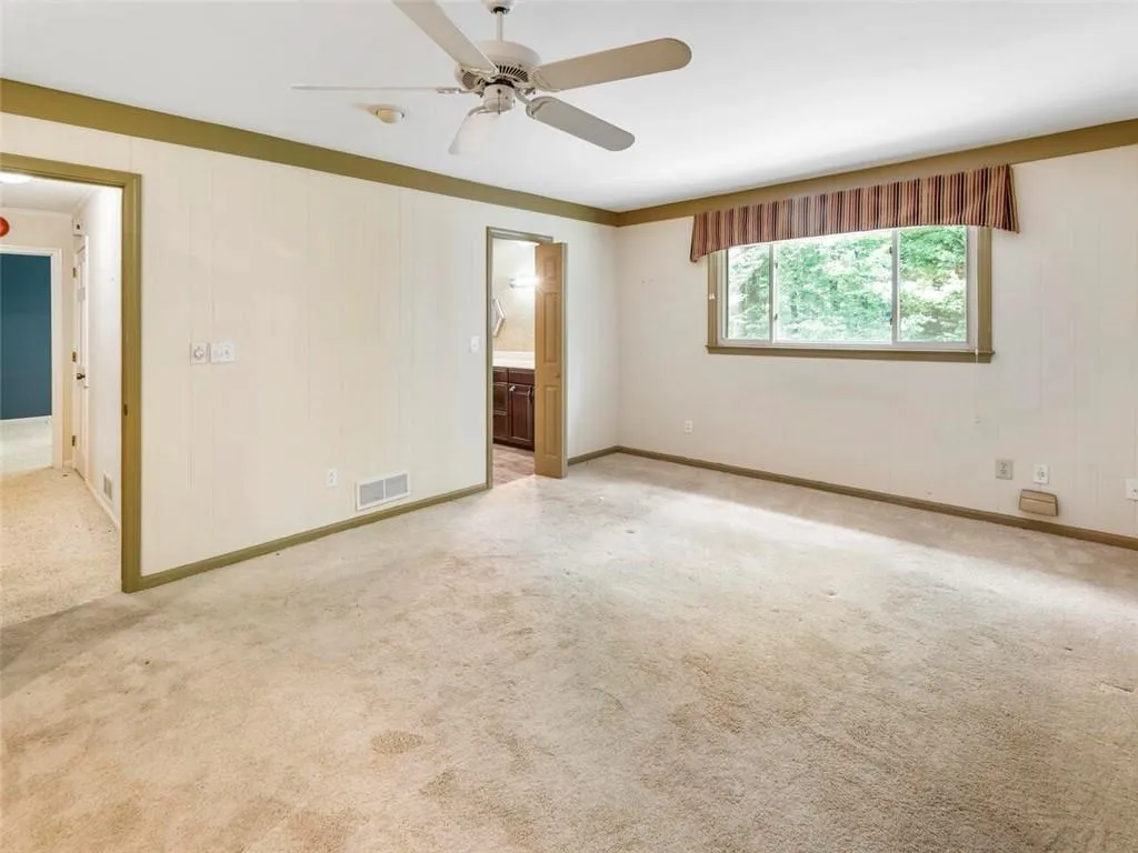 6020 Weatherly Drive, Sandy Springs, Georgia 30328, 4 Bedrooms Bedrooms, ,3 BathroomsBathrooms,Residential,Sold,6020 Weatherly Drive,6914483