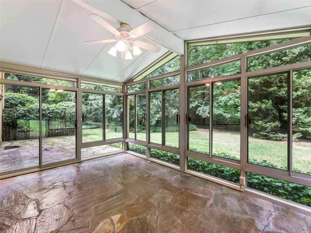 6020 Weatherly Drive, Sandy Springs, Georgia 30328, 4 Bedrooms Bedrooms, ,3 BathroomsBathrooms,Residential,Sold,6020 Weatherly Drive,6914483