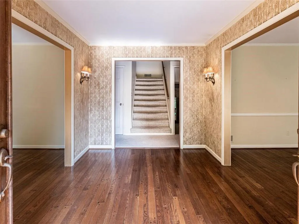 6020 Weatherly Drive, Sandy Springs, Georgia 30328, 4 Bedrooms Bedrooms, ,3 BathroomsBathrooms,Residential,Sold,6020 Weatherly Drive,6914483