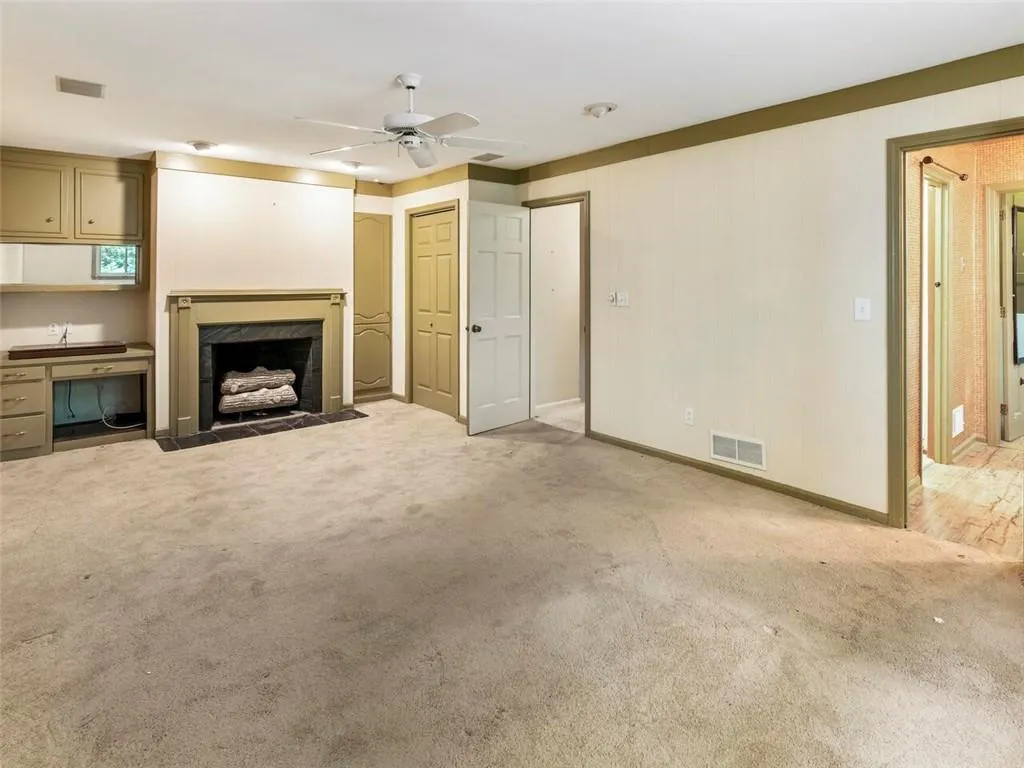 6020 Weatherly Drive, Sandy Springs, Georgia 30328, 4 Bedrooms Bedrooms, ,3 BathroomsBathrooms,Residential,Sold,6020 Weatherly Drive,6914483