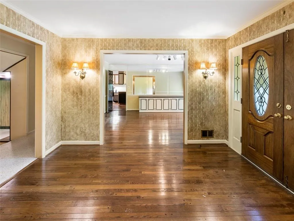 6020 Weatherly Drive, Sandy Springs, Georgia 30328, 4 Bedrooms Bedrooms, ,3 BathroomsBathrooms,Residential,Sold,6020 Weatherly Drive,6914483