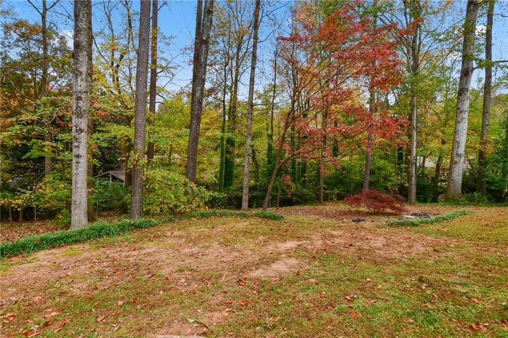 570 Wyncourtney Drive, Sandy Springs, Georgia 30328, 4 Bedrooms Bedrooms, ,3 BathroomsBathrooms,Residential,Sold,570 Wyncourtney Drive,6807363