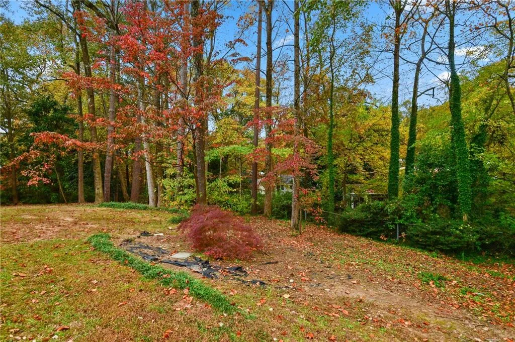 570 Wyncourtney Drive, Sandy Springs, Georgia 30328, 4 Bedrooms Bedrooms, ,3 BathroomsBathrooms,Residential,Sold,570 Wyncourtney Drive,6807363