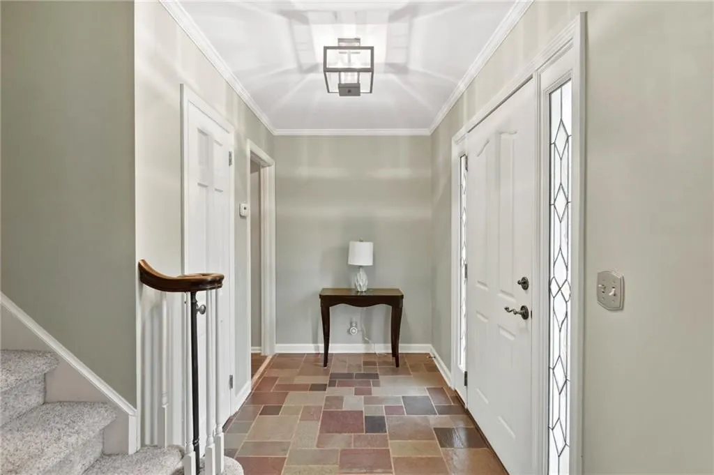 570 Wyncourtney Drive, Sandy Springs, Georgia 30328, 4 Bedrooms Bedrooms, ,3 BathroomsBathrooms,Residential,Sold,570 Wyncourtney Drive,6807363