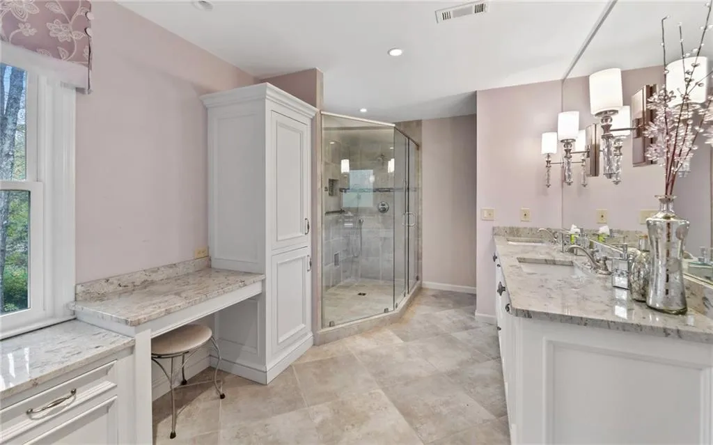 570 Wyncourtney Drive, Sandy Springs, Georgia 30328, 4 Bedrooms Bedrooms, ,3 BathroomsBathrooms,Residential,Sold,570 Wyncourtney Drive,6807363